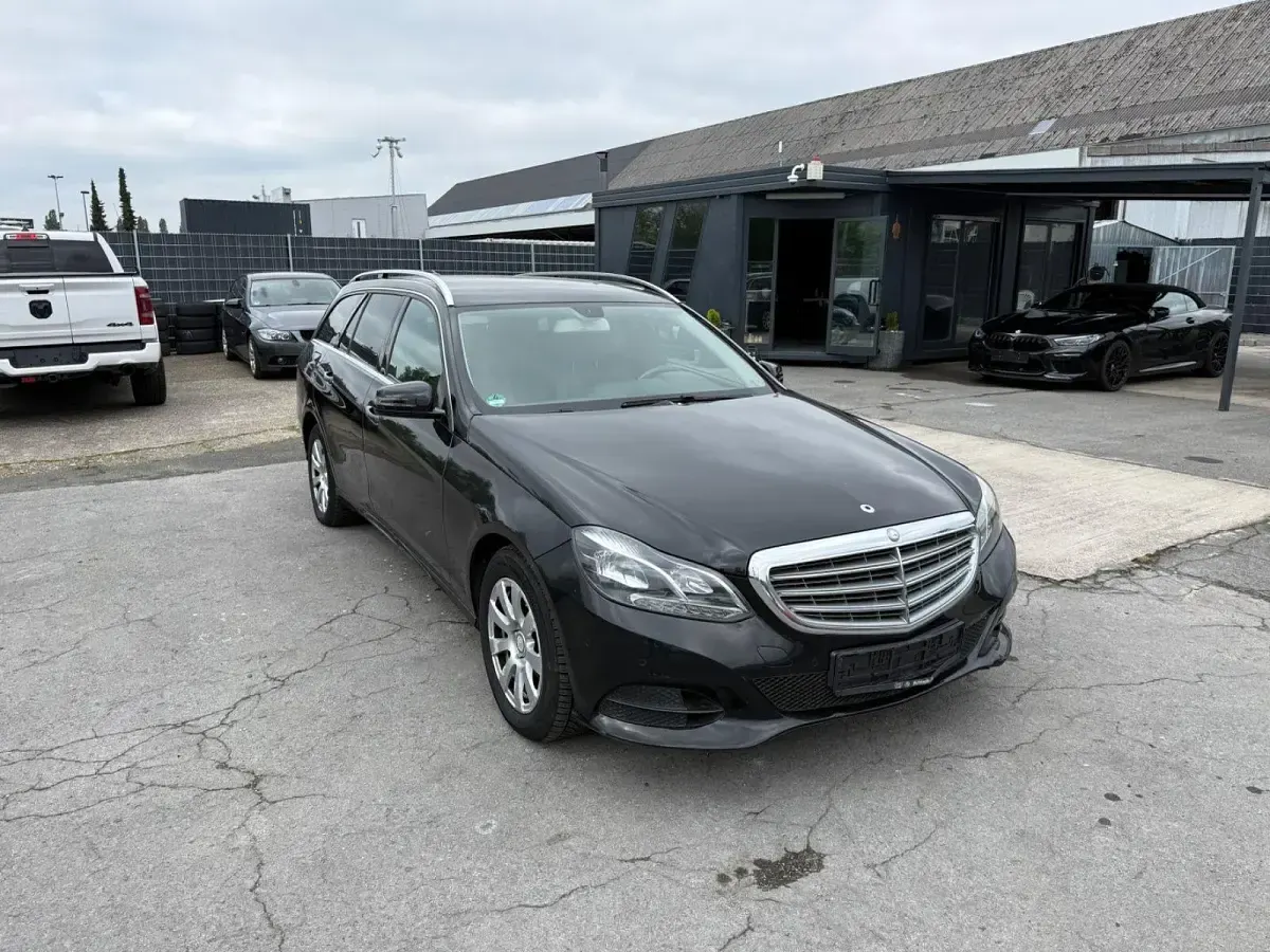 Gebraucht Mercedes E200 136 PS (100 kW) 2015 Schwarz Kombi