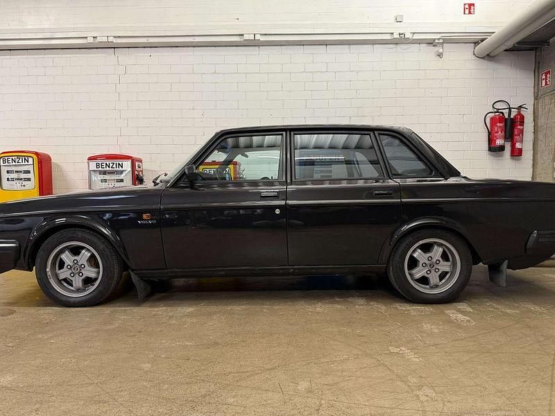 Gebraucht Volvo 244 155 PS (114 kW) 1983 Schwarz Limousine