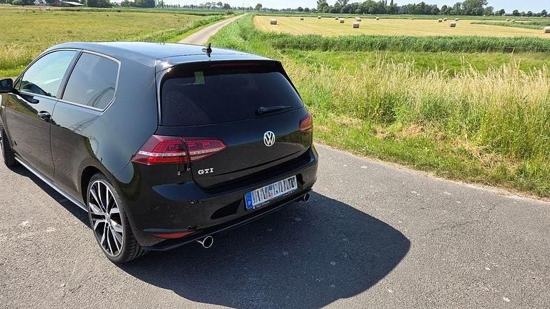 Gebraucht VW Golf VII GTI 220 PS (161 kW) 2016 Schwarz Limousine