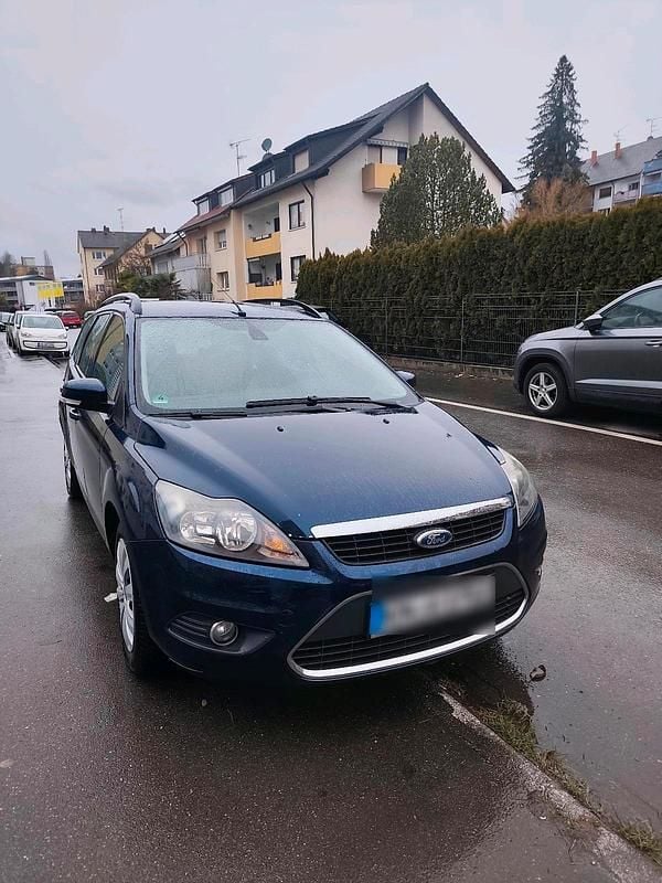 Gebraucht Ford Focus Titanium 116 PS (85 kW) 2011 Blau Kombi
