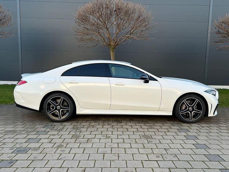 Gebraucht Mercedes CLS450 AMG line 367 PS (269 kW) 2023 Weiß Limousine