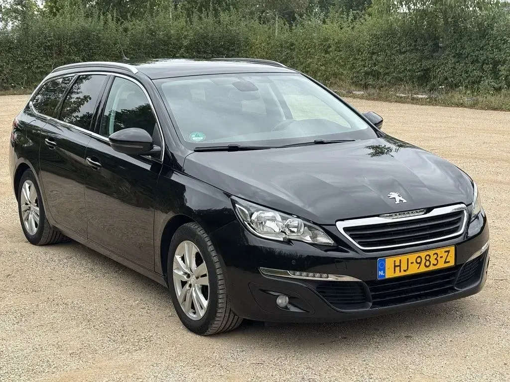 Gebraucht Peugeot 308 SW 120 PS (88 kW) 2015 Schwarz Kombi