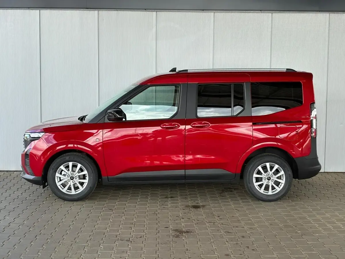 Neu Ford Tourneo Courier Titanium 125 PS (91 kW) 2026 Rot (fantastic red metallic) Van / Kleinbus