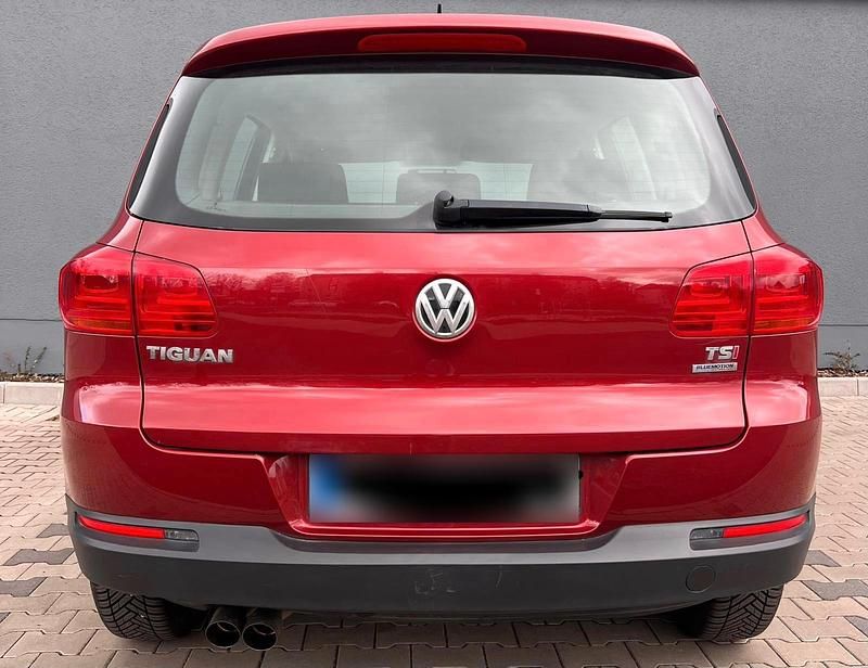 Gebraucht VW Tiguan 122 PS (89 kW) 2013 Rot SUV