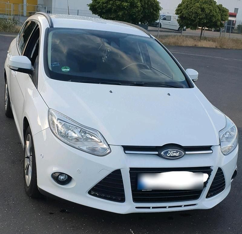 Gebraucht Ford Focus 115 PS (84 kW) 2014 Weiß Kombi