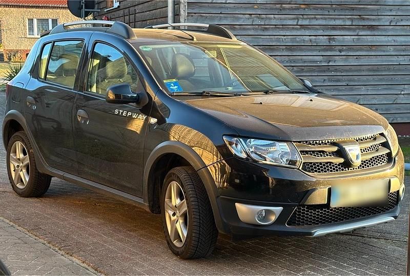 Gebraucht Dacia Sandero Stepway 90 PS (66 kW) 2013 Schwarz SUV