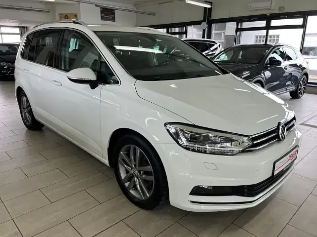 Gebraucht VW Touran Highline 190 PS (139 kW) 2019 Weiss Van / Kleinbus