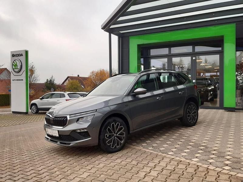 Grau Neu 2025 Skoda Kamiq Tour SUV | 36.350 € - Bild 1/4