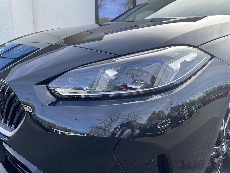 Neu BMW 120 170 PS (125 kW) 2026 Saphirschwarz Kleinwagen