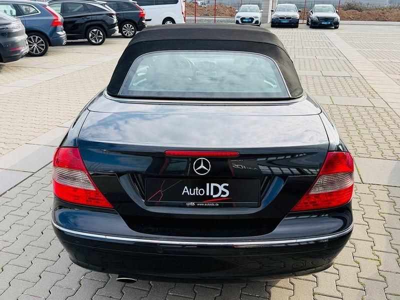 Gebraucht Mercedes CLK200 184 PS (135 kW) 2008 Schwarz Cabrio