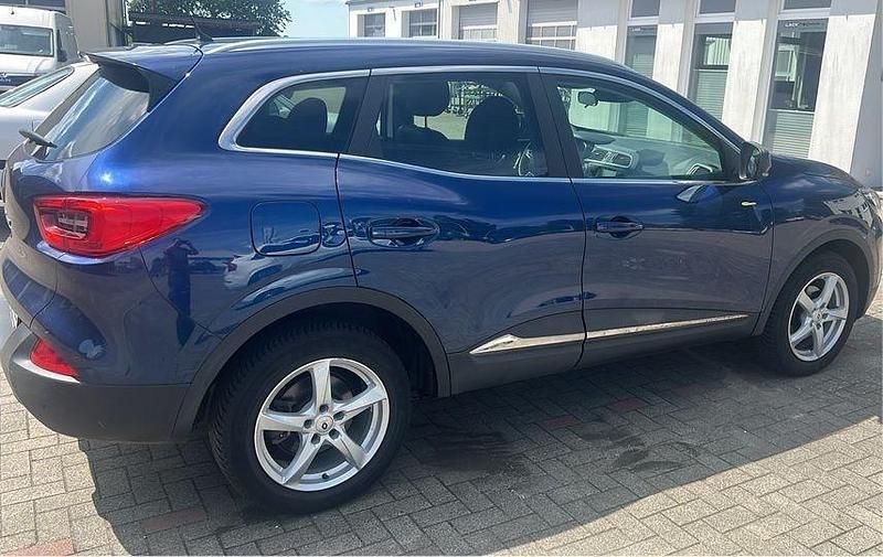Blau Gebraucht 2017 Renault Kadjar SUV | 11.500 € (Guter Preis) - Bild 1/4