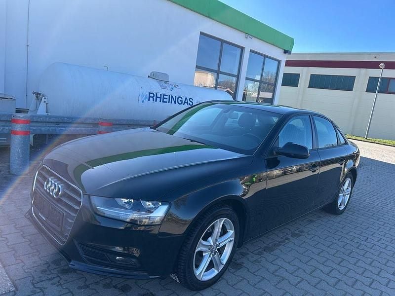 Gebraucht Audi A4 Attraction 204 PS (150 kW) 2012 Schwarz Limousine