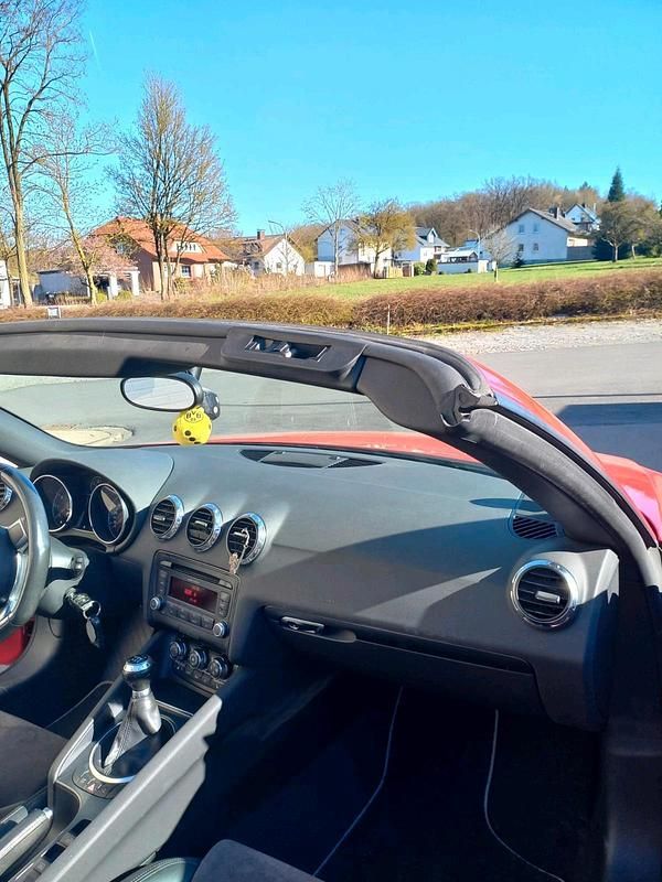 Gebraucht Audi TT 160 PS (117 kW) 2009 Rot Coupé