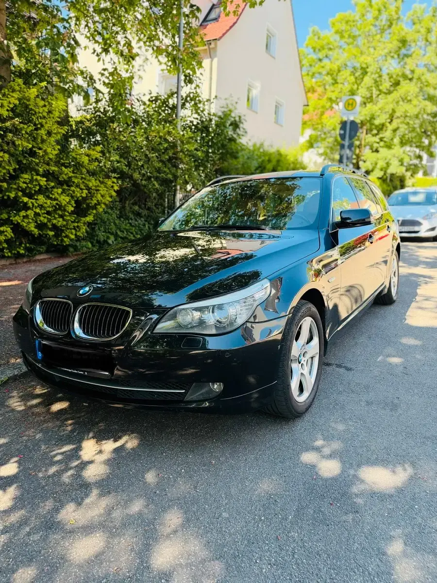 Gebraucht BMW 525 197 PS (144 kW) 2008 Schwarz Kombi