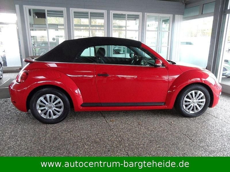 Gebraucht VW Beetle 105 PS (77 kW) 2018 Rot Kleinwagen