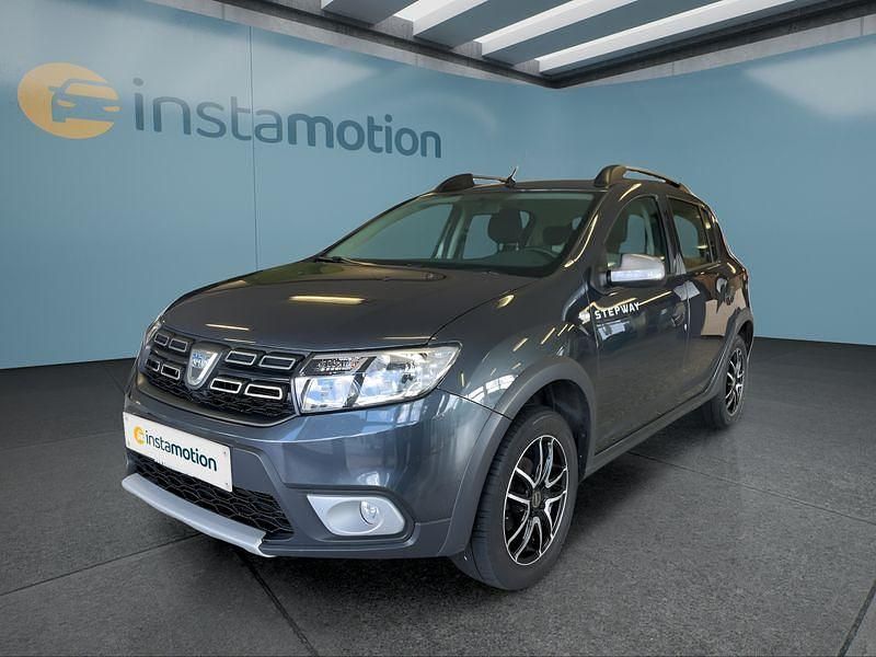 Grau Gebraucht 2019 Dacia Sandero Kleinwagen | 8.649 € (Etwas zu teuer) - Bild 1/4