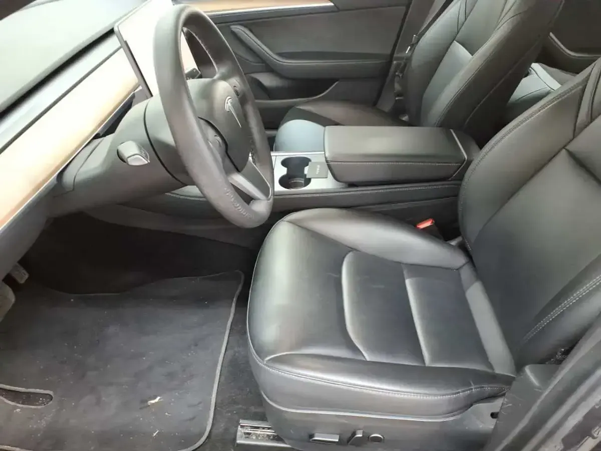 Gebraucht Tesla Model 3 239 kW (325 PS) 2022 Midnight silver metallic Limousine