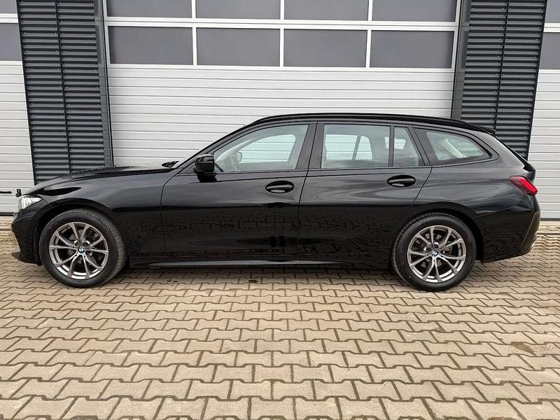 Gebraucht BMW 320 Performance 190 PS (139 kW) 2022 Schwarz Limousine