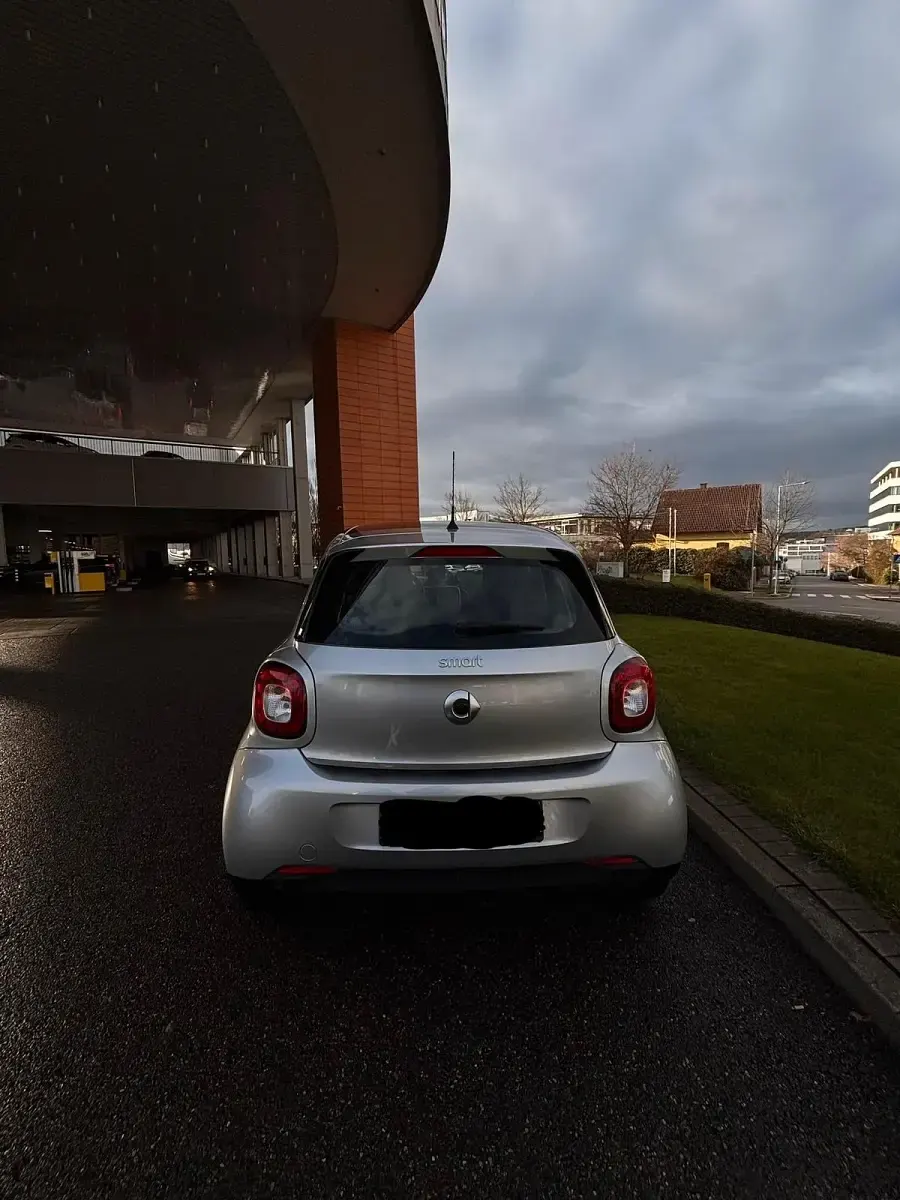 Gebraucht Smart ForFour Passion 90 PS (66 kW) 2019 Silber Kleinwagen