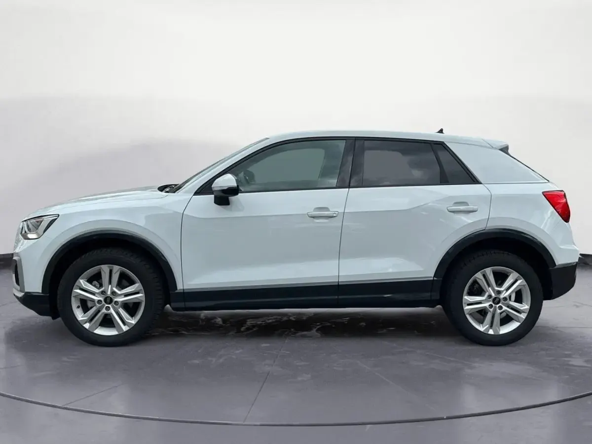 Gebraucht Audi Q2 Advanced Plus 150 PS (110 kW) 2025 Gletscherweiß metallic SUV