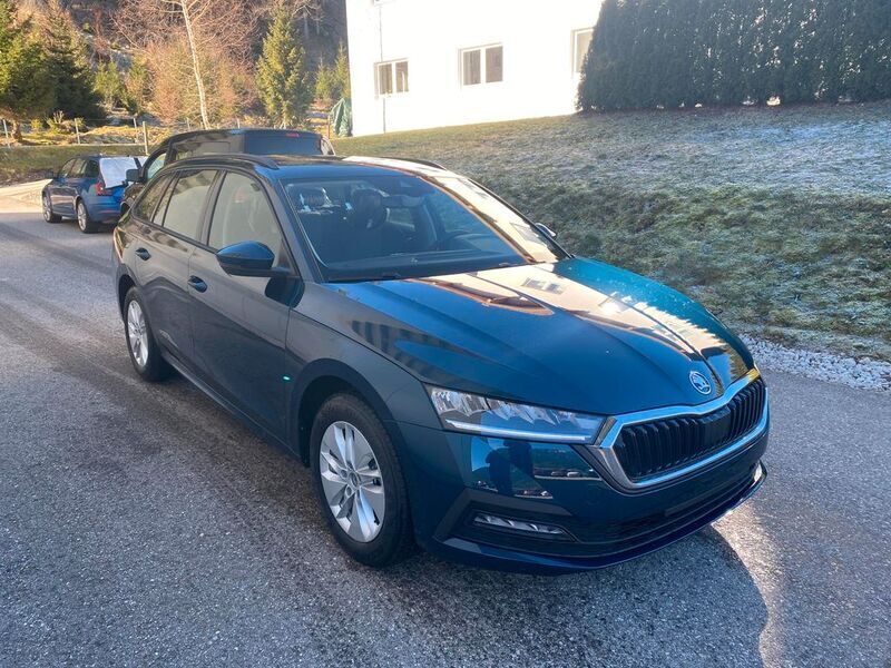 Gebraucht Skoda Octavia Ambition 150 PS (110 kW) 2024 Blau Kombi