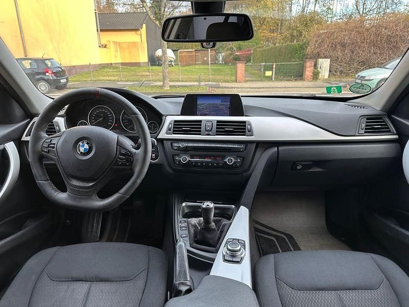 Gebraucht BMW 318 M Performance 143 PS (105 kW) 2012 Weiß Limousine
