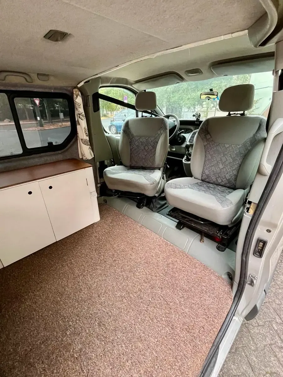 Gebraucht Opel Vivaro 101 PS (74 kW) 2003 Silber Van / Kleinbus