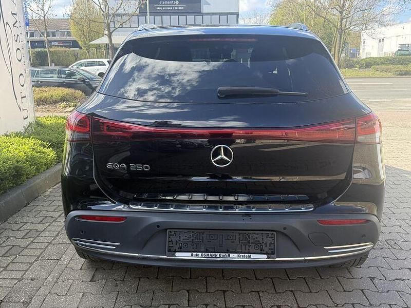 Gebraucht Mercedes EQA250 Progressive 139 kW (190 PS) 2022 Schwarz SUV