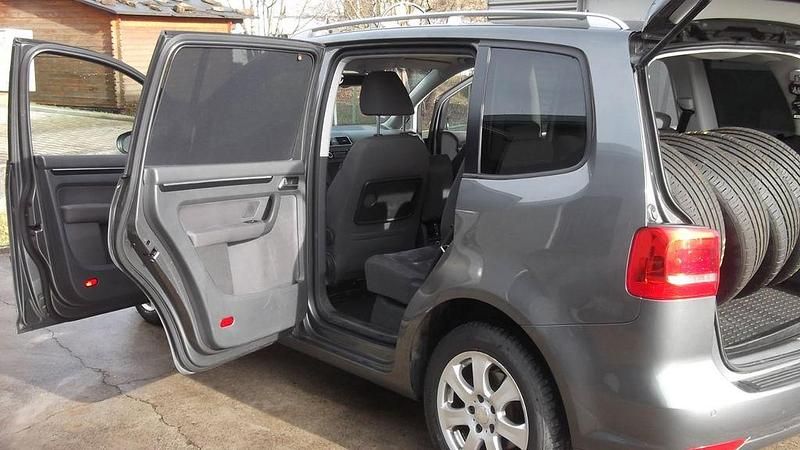 Gebraucht VW Touran Highline 105 PS (77 kW) 2010 Grau Van / Kleinbus