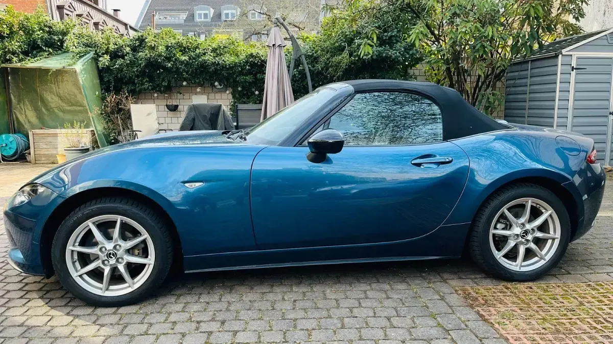 Gebraucht Mazda MX5 Exclusive-Line 132 PS (97 kW) 2019 Blau Cabrio