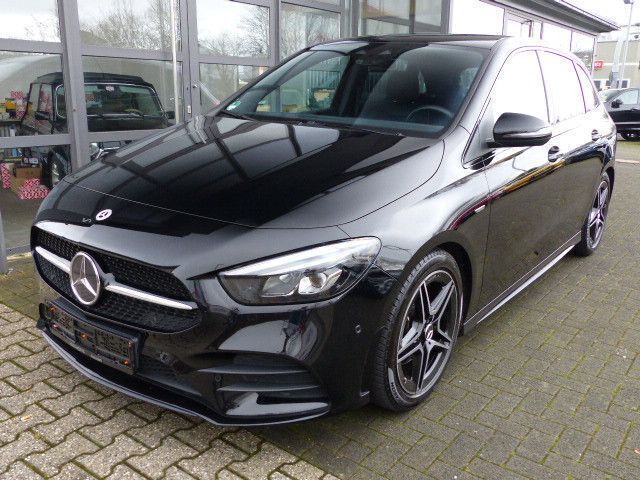 Nachtschwarz Gebraucht 2022 Mercedes B200 AMG line Van / Kleinbus | 27.990 € (Fairer Preis) - Bild 1/4