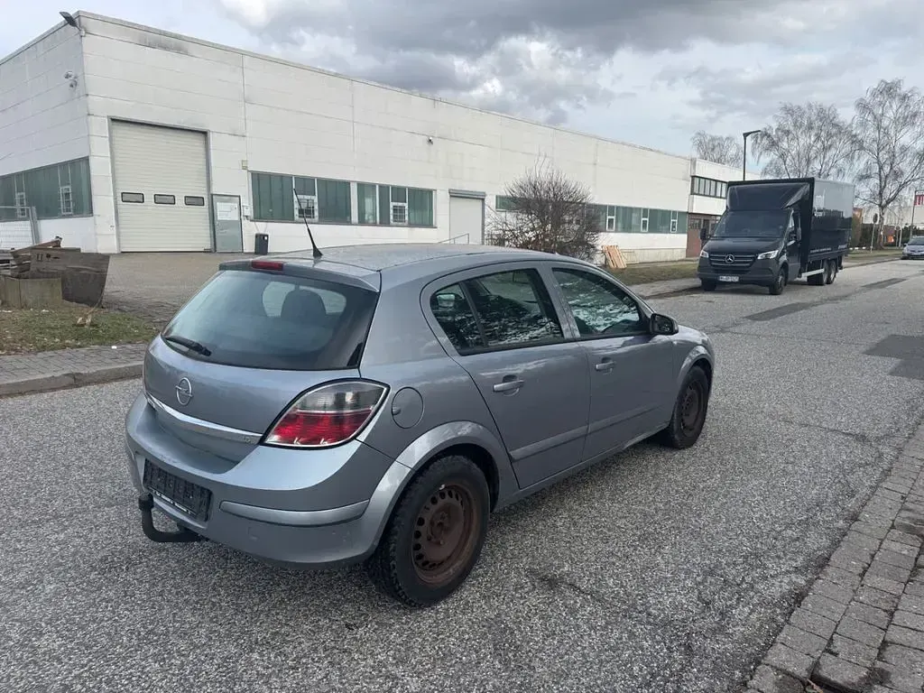 Occasion Opel Astra 116 ch (85 kW) 2007 Argent Berline
