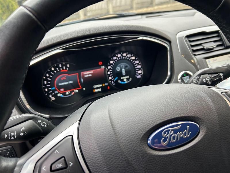 Gebraucht Ford Mondeo Titanium 190 PS (139 kW) 2021 Schwarz Kombi