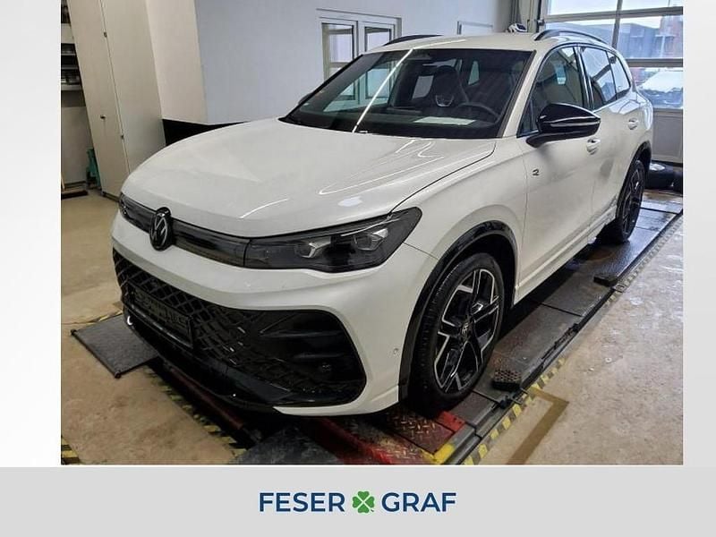 Oryxweiß perlmutteffekt Gebraucht 2025 VW Tiguan R-line SUV | 39.440 € (Superpreis) - Bild 1/1