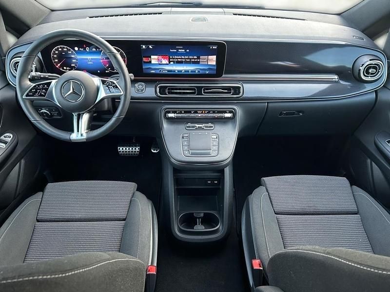 Gebraucht Mercedes V250 Style 190 PS (139 kW) 2025 Hightechsilber metallic Van / Kleinbus