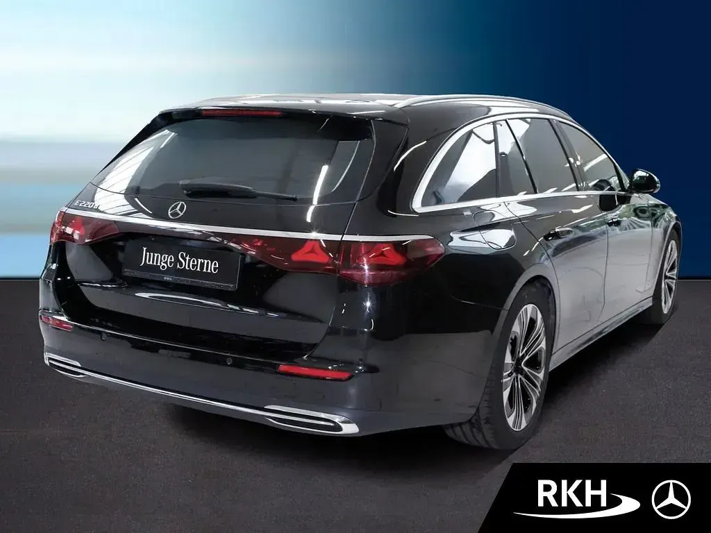 Gebraucht Mercedes E220 Avantgarde 197 PS (144 kW) 2025 Schwarz Kombi