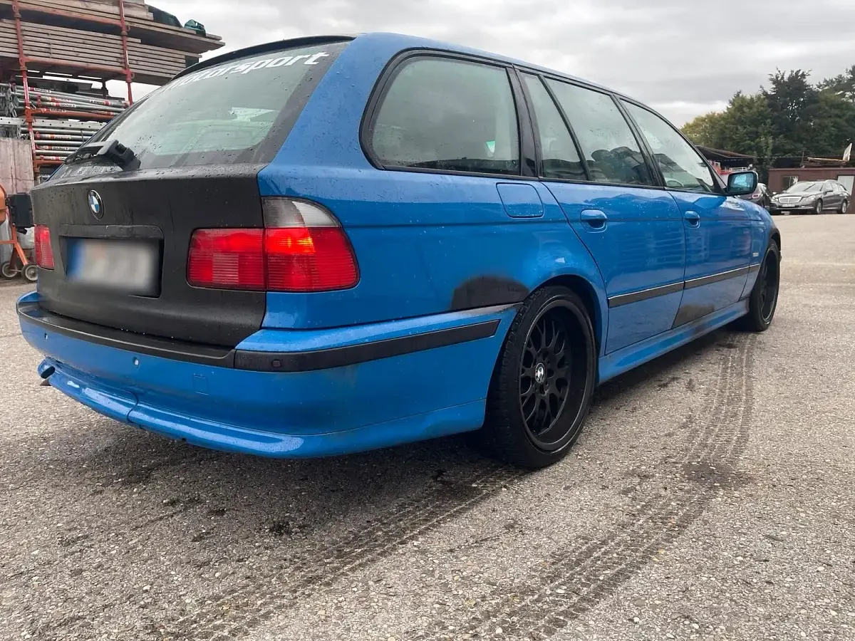 Gebraucht BMW 530 184 PS (135 kW) 1999 Blau Kombi