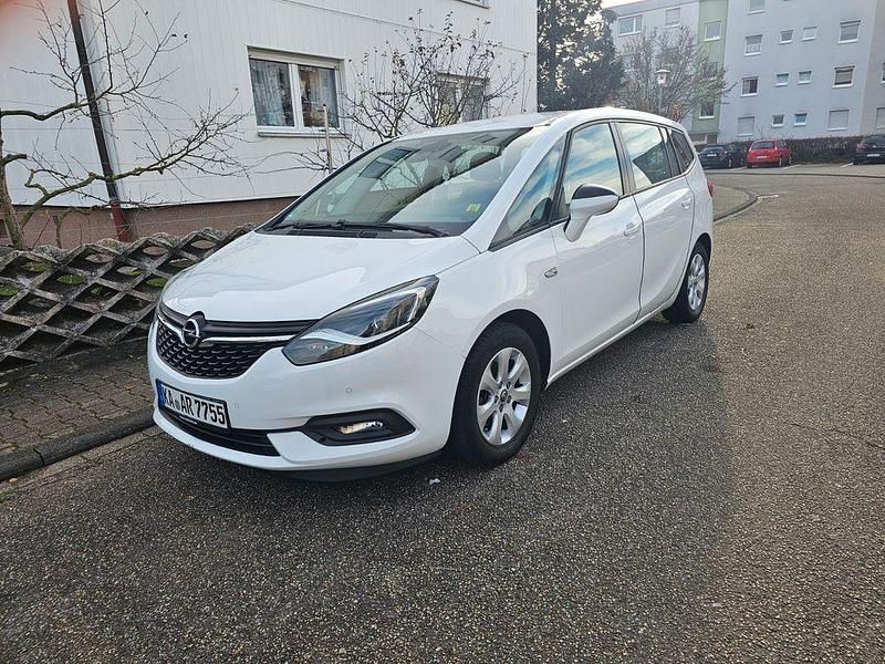 Weiß Gebraucht 2018 Opel Zafira Tourer Edition Van / Kleinbus | 7.500 € (Fairer Preis) - Bild 1/4