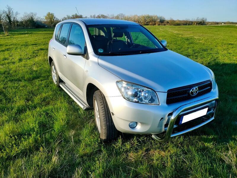 Silber Gebraucht 2006 Toyota RAV4 Executive SUV | 7.500 € (Guter Preis) - Bild 1/4