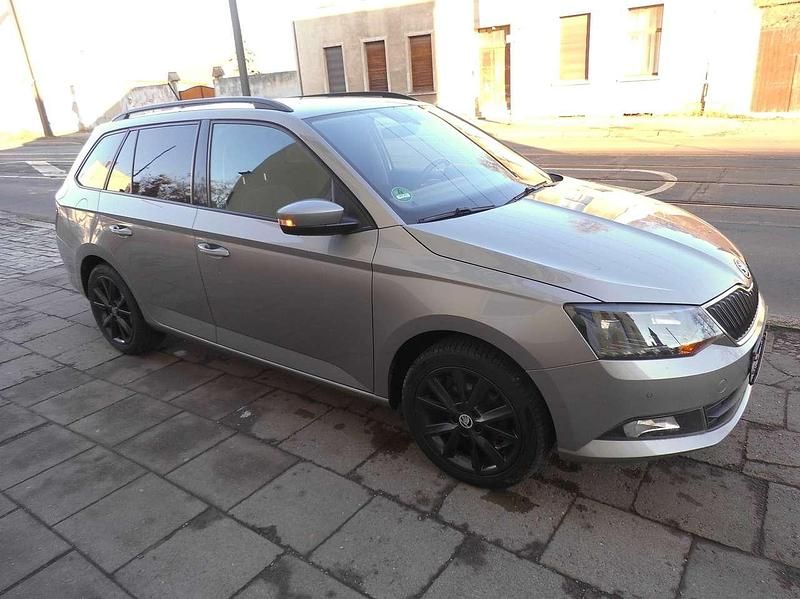 Gebraucht Skoda Fabia Style 90 PS (66 kW) 2016 Cappuccinobeige metallic Kombi