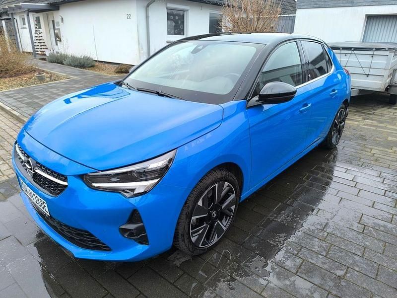 Blau Gebraucht 2021 Opel Corsa-e Ultimate Kleinwagen | 14.999 € (Fairer Preis) - Bild 1/4