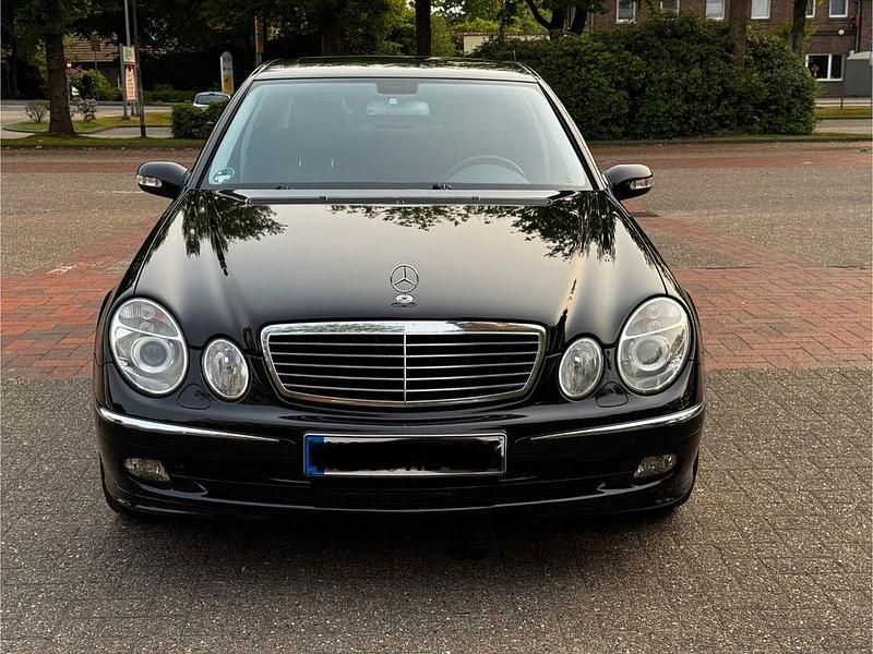 Gebraucht Mercedes E350 Avantgarde 272 PS (200 kW) 2006 Schwarz Limousine
