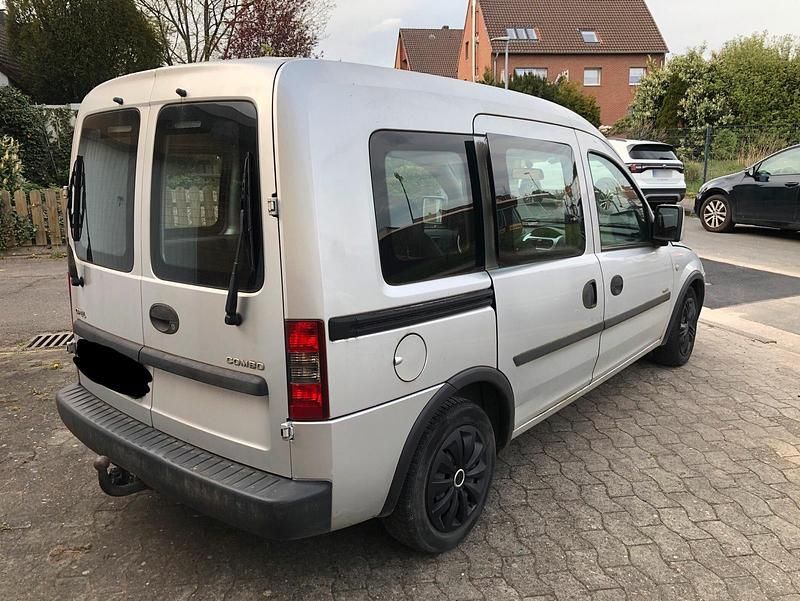 Second-hand Opel Combo 87 CP (63 kW) 2002 Gri Monovolum