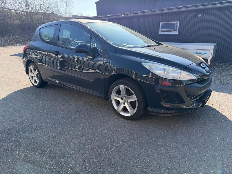 Gebraucht Peugeot 308 95 PS (69 kW) 2010 Schwarz Limousine
