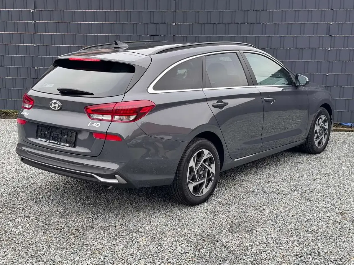 Neu Hyundai i30 116 PS (85 kW) 2026 Grau Kombi