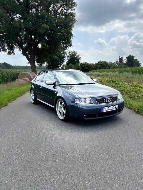 Grau Gebraucht 2001 Audi S3 Design Limousine | 9.200 € (Fairer Preis) - Bild 1/4
