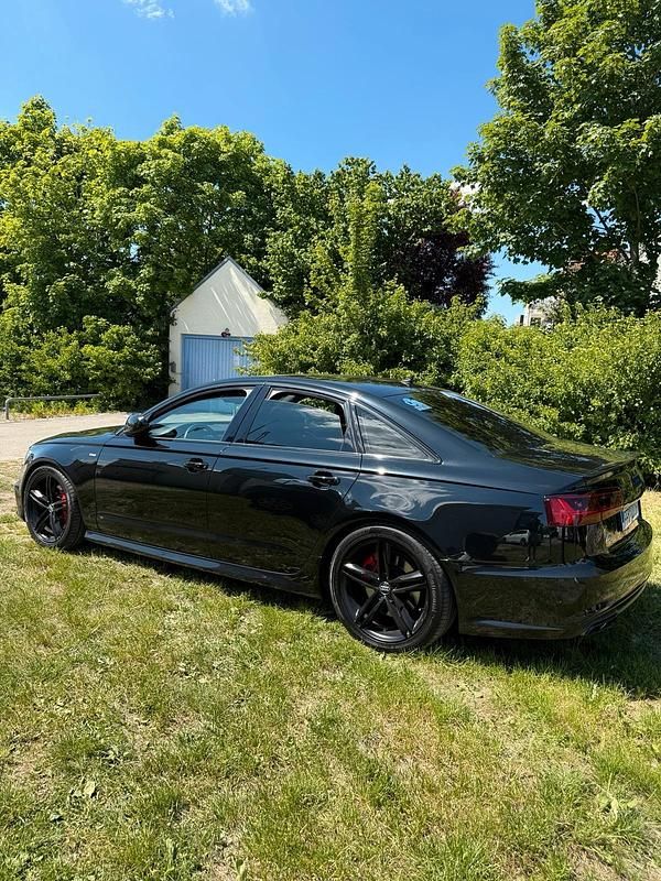 Schwarz Gebraucht 2015 Audi A6 Limousine | 18.500 € (Etwas zu teuer) - Bild 1/4
