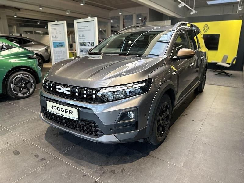 Grau Neu 2025 Dacia Jogger Extreme Van / Kleinbus | 24.970 € (Etwas zu teuer) - Bild 1/4
