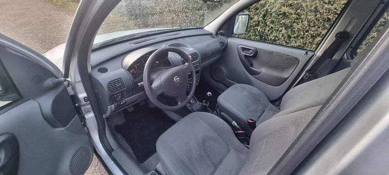 Gebraucht Opel Combo 75 PS (55 kW) 2003 Silber Van / Kleinbus