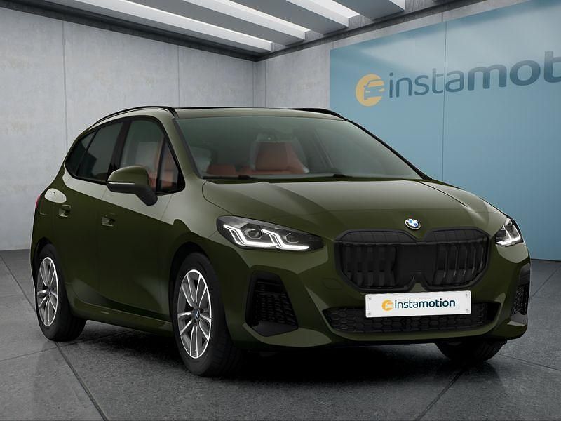 Neu BMW 220 Active Tourer 170 PS (125 kW) 2026 Grün Van / Kleinbus